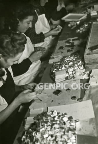 Stollwerck brothers' company (later Figaro n.p.) - Packaging of chocolate candies.