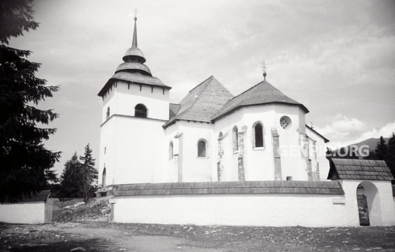 Múzeum liptovskej dediny (skanzen) - Rímskokatolícky kostol Panny Márie.