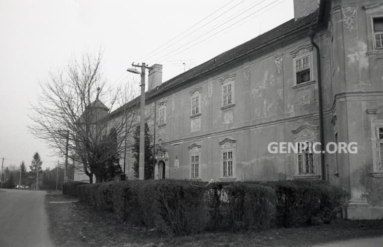 Kaštieľ Čakany (Liečebno-výchovné sanatórium).