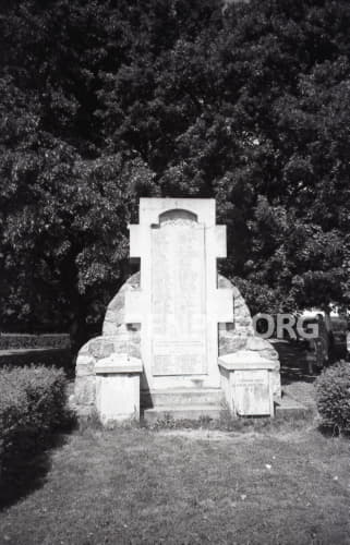 Pomník Obetiam 1. a 2. svetovej vojny.