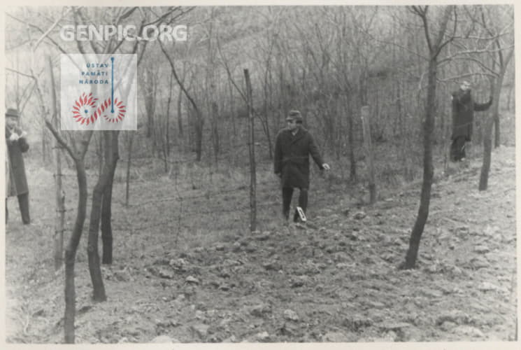 Investigation of an illegal attempt to cross the border between the Czechoslovak Socialist Republic and Austria.