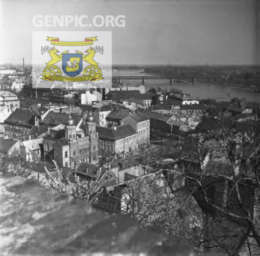 View of the city from Bratislava Castle. Part of the old town (Vydrica) before demolition and Rybne namestie (square). Neolog synagogue before demolition.