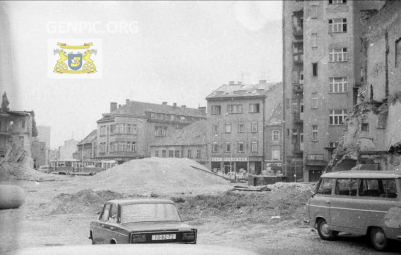 Demolition of buildings in connection with the reconstruction of the street and the construction of the SNP Bridge.