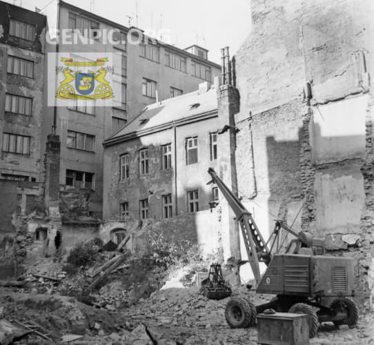 Pôvodné budovy – Demolition.