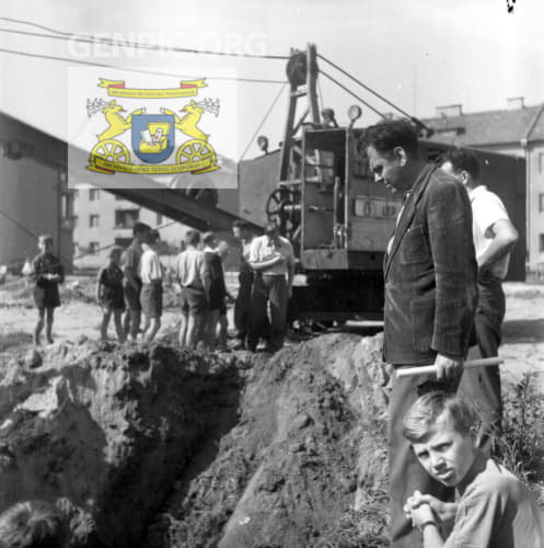 Construction of a Cultural center (currently the Nostalgia cinema) – Location 500 bytov (of 500 apartments).