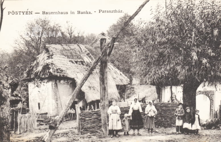 Peasant farmhouse with a well.