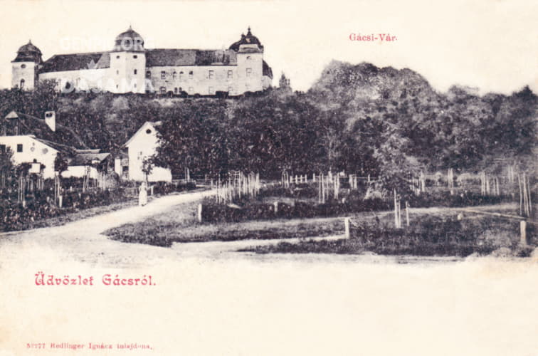 Municipal Park and Halic Castle.