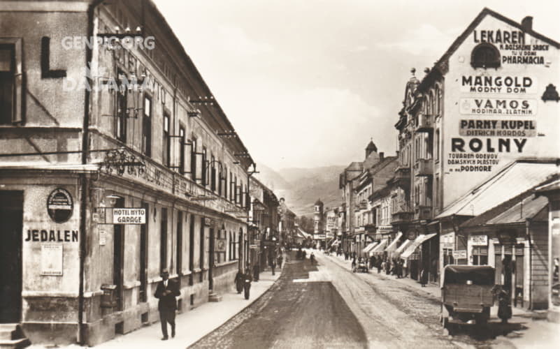 Centrum mesta. Mostová alica.