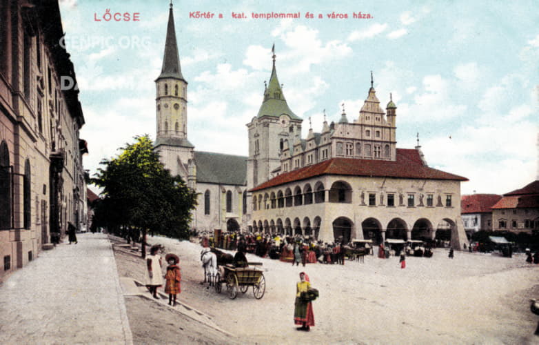 Centrum mesta. Námestie Majstra Pavla. Historicka radnica.