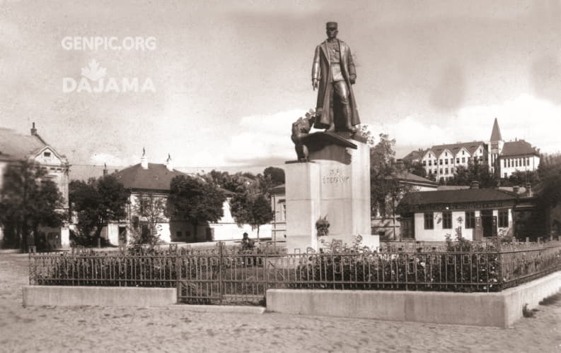 Statue of General M.R. Stefanik.