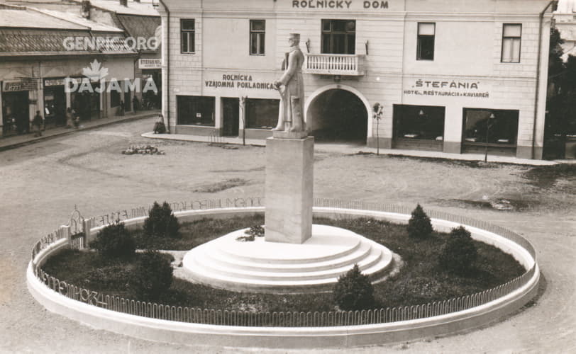 Statue of General M.R. Stefanik.