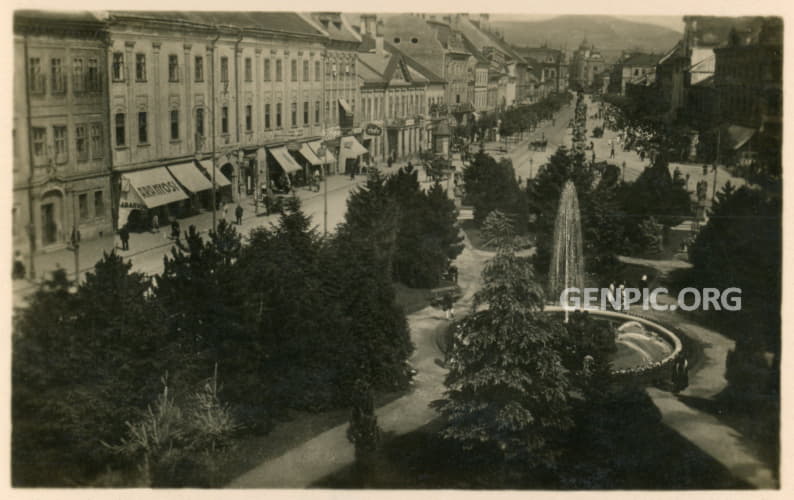 Hlavne namestie - Main square.