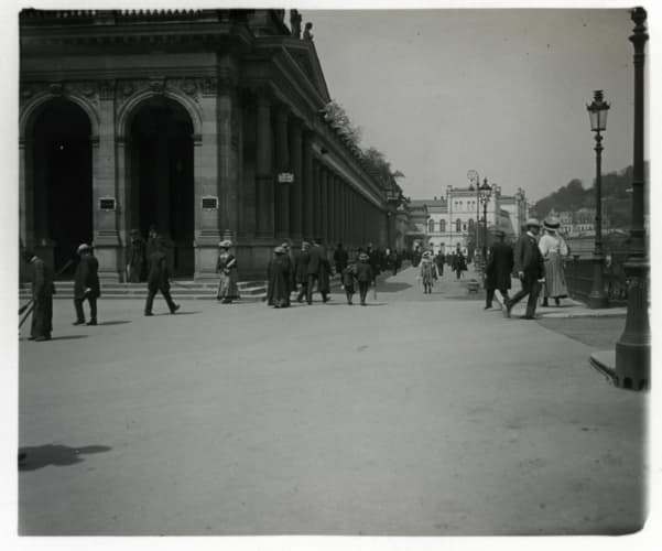Mlýnská kolonáda (Mühlbrunnen-Colonnade).