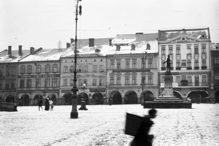 Krakonošovo náměstí.