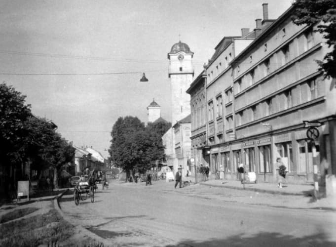 Kostol svätého Egídia a Evanjelický kostol.