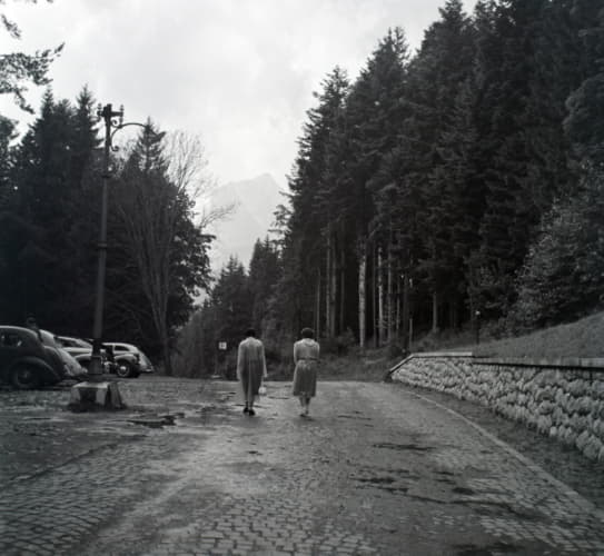 Parkovisko. Na horizonte Slavkovský štít.