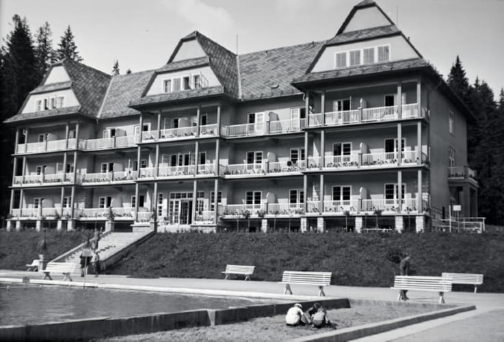 Grand Hotel Strand.