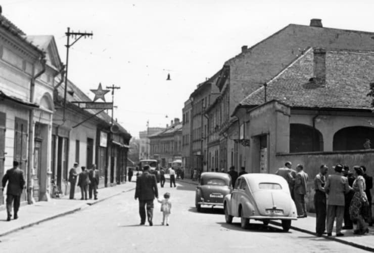 Street bustle. Zupna ulica Street.