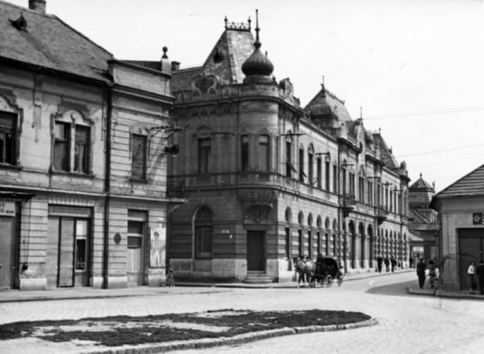 Street bustle. Valchovnicka ulica Street.