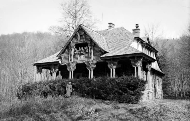 Kaštieľ, ktorý dala postaviť grófka Gladys Vanderbilt-Széchenyi.