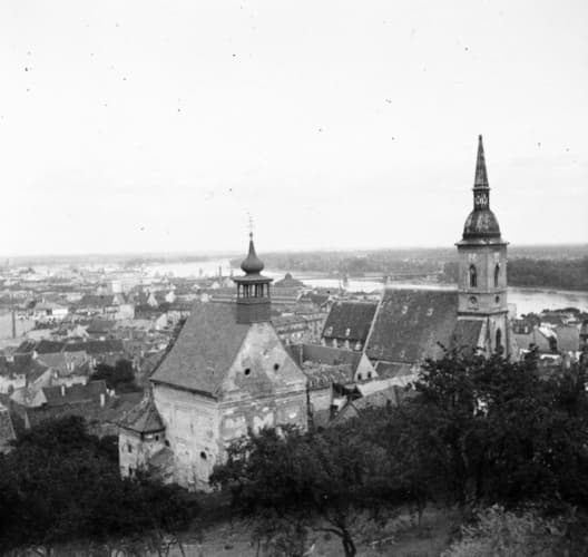 Panoráma mesta z Bratislavského hradu.
