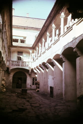 Máriássyho dom - nádvorie.