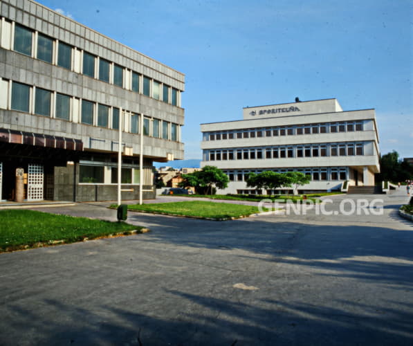 State Bank of Czechoslovakia and Bank Sporitelna.