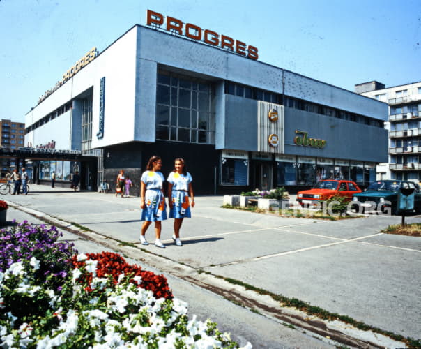 Progres Shopping Centre.