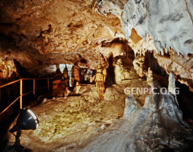 Harmanecka Cave.