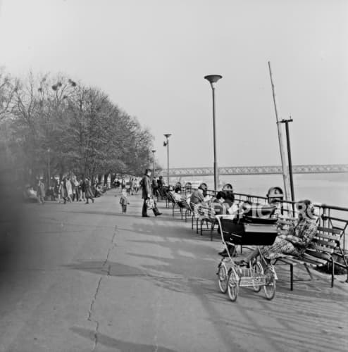 Promenade on the Danube embankment.