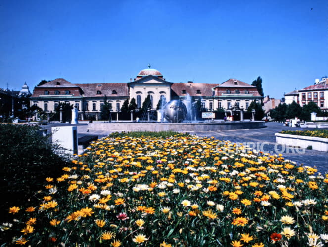 Grasalkovicov palac (Grassalkovich Palace).