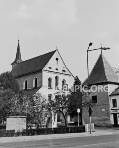 Františkánsky kostol a kláštor.